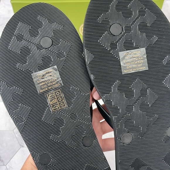 New, Authentic TORY BURCH Black KIRA FLIP-FLOP Sandals shoes size 9 SALE - Picture 12 of 14